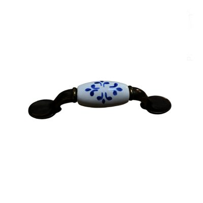 MANIGLIA per mobile BRONZO – ceramica bianca decoro a mano – interasse fori mm.96